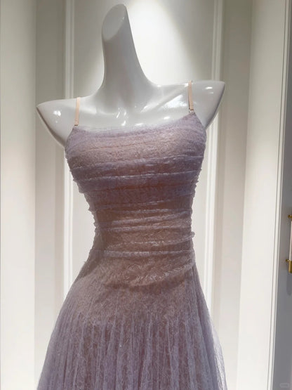 Verträumtes lavendelfarbenes A-Linien-Spaghettiträger-Plissee-Tüll-langes Ballkleid Abendkleid P4056