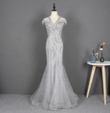 Funkelndes hellgraues Meerjungfrau V-Ausschnitt Perlen Tüll Schleppe Ballkleid Abendkleid P4560