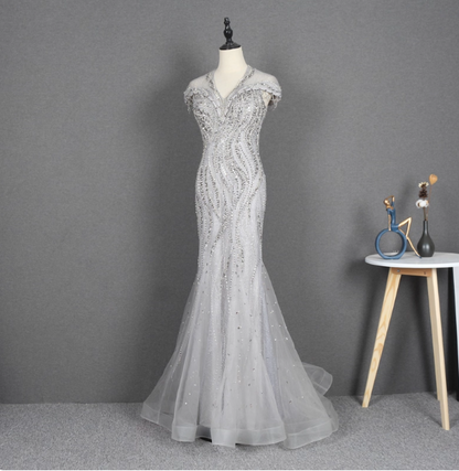 Funkelndes hellgraues Meerjungfrau V-Ausschnitt Perlen Tüll Schleppe Ballkleid Abendkleid P4560