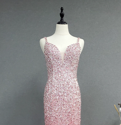 Elegantes rosafarbenes Meerjungfrauen-Abendkleid mit V-Ausschnitt, Spaghettiträgern, Strasssteinen, Schlitz und Tüllschleppe P4562