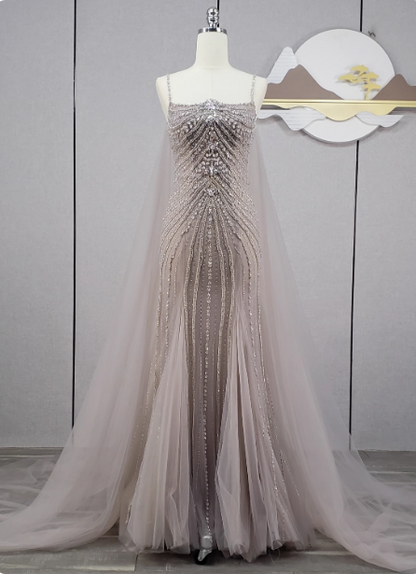 Wunderschönes, hellfliederfarbenes Ballkleid mit Spaghettiträgern, eckigem Ausschnitt, Strass und Tüll-Schleppe, Abendkleid P4568