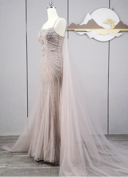 Wunderschönes, hellfliederfarbenes Ballkleid mit Spaghettiträgern, eckigem Ausschnitt, Strass und Tüll-Schleppe, Abendkleid P4568
