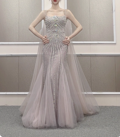 Wunderschönes, hellfliederfarbenes Ballkleid mit Spaghettiträgern, eckigem Ausschnitt, Strass und Tüll-Schleppe, Abendkleid P4568