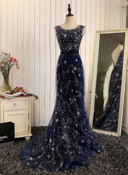 Verträumtes Marineblau mit Sternenmuster A-Linien-Abendkleid mit Rundhalsausschnitt und Tüllschleppe P4586