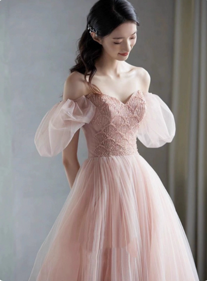 Süßes rosafarbenes A-Linien-Ballkleid mit Puffärmeln, Perlenstickerei, Tüll, langes Abschlussballkleid, Abendkleid P4593