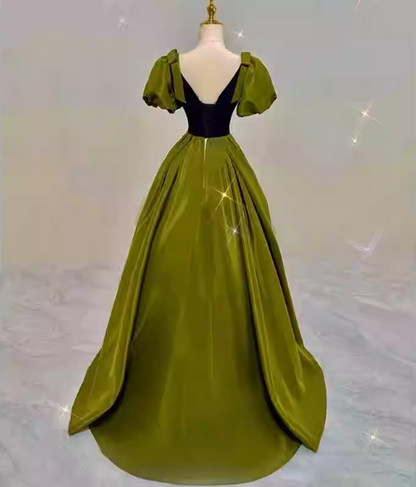 Vintage grünes A-Linien-Abendkleid aus Satin mit V-Ausschnitt und Puffärmeln P4599
