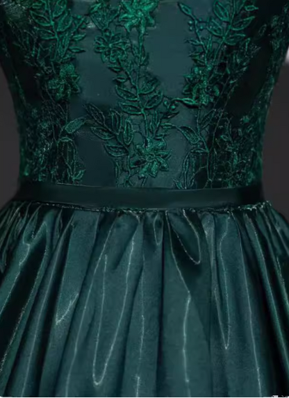 Vintage königliches smaragdgrünes A-Linien-Satin-Abendkleid mit Rundhalsausschnitt und Stickereien, langes Ballkleid P4601