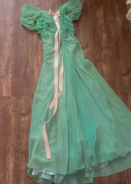 Frisches grünes A-Linien-Abendkleid aus Chiffon mit Rüschen P4611