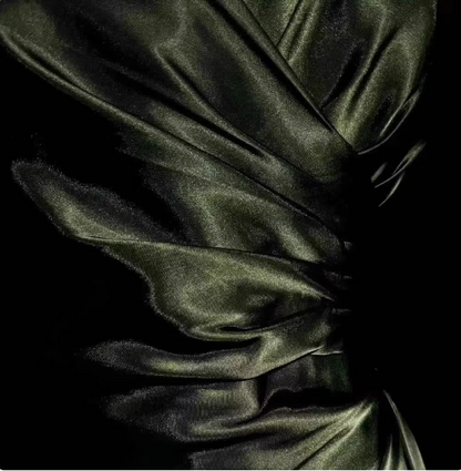 Vintage Smaragdgrünes V-Ausschnitt Rüschen Satin Langes Ballkleid Abendkleid P4612