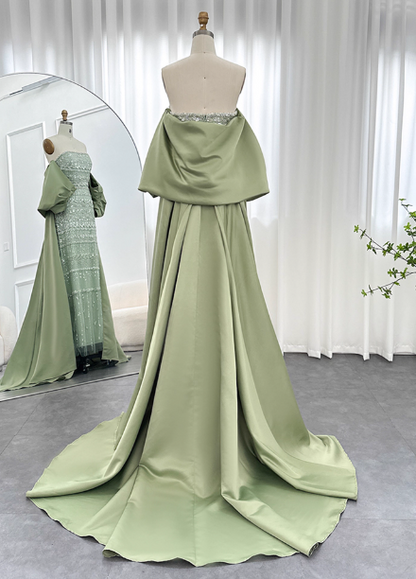 Wunderschönes, trägerloses, perlenbesetztes Satin-Abendkleid mit Cape und Schleppe P4618