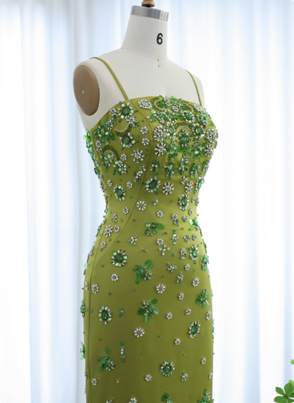 Wunderschönes grünes, figurbetontes langes Abschlussballkleid mit Spaghettiträgern, eckigem Ausschnitt und Strass-Satin Abendkleid P4620