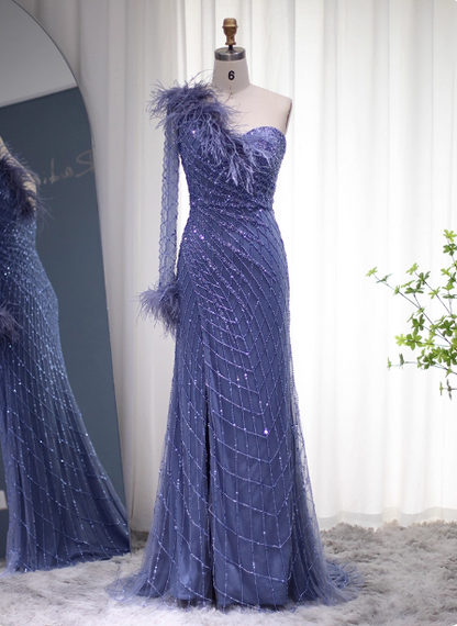 Elegantes meerblaues, schulterfreies Feder-Perlen-Tüll-Abendkleid P4625