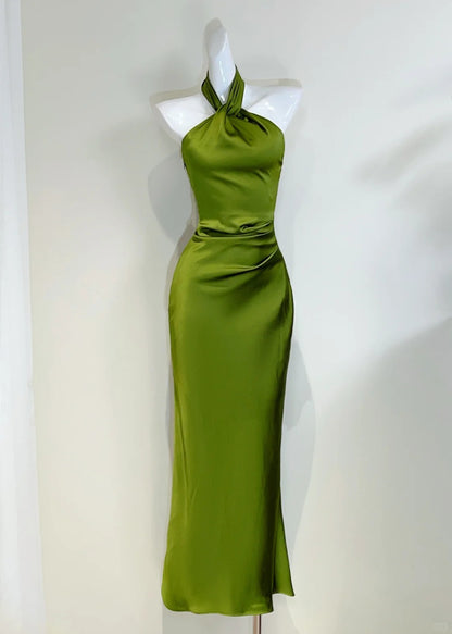 Elegantes minimalistisches grünes schmales Neckholder-Satin-Abendkleid P4063