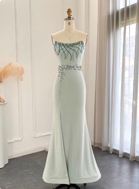 Elegantes mintgrünes Meerjungfrauen-Abendkleid Trägerlos Strass Hotfix Schlitz Satin Lang Ballkleid Abendkleid P4630