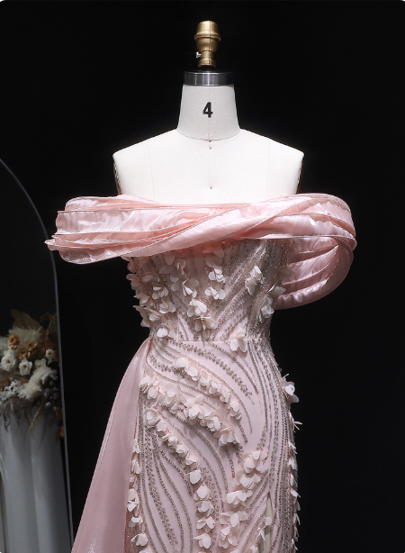 Atemberaubendes pinkes Meerjungfrauen-Abendkleid aus Satin mit Carmen-Ausschnitt und 3D-Blumen P4636