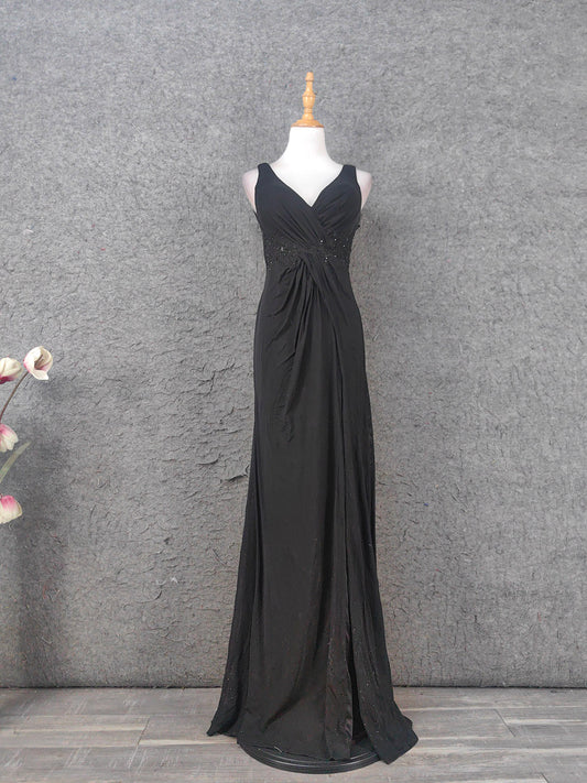 Robe de soirée longue en mousseline et dentelle noire classique à col en V, sans manches et dos nu P4642