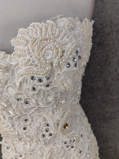 Elegantes reinweißes Sweetheart-Neck Perlen Spitzen Tüll langes Ballkleid Abendkleid P4645