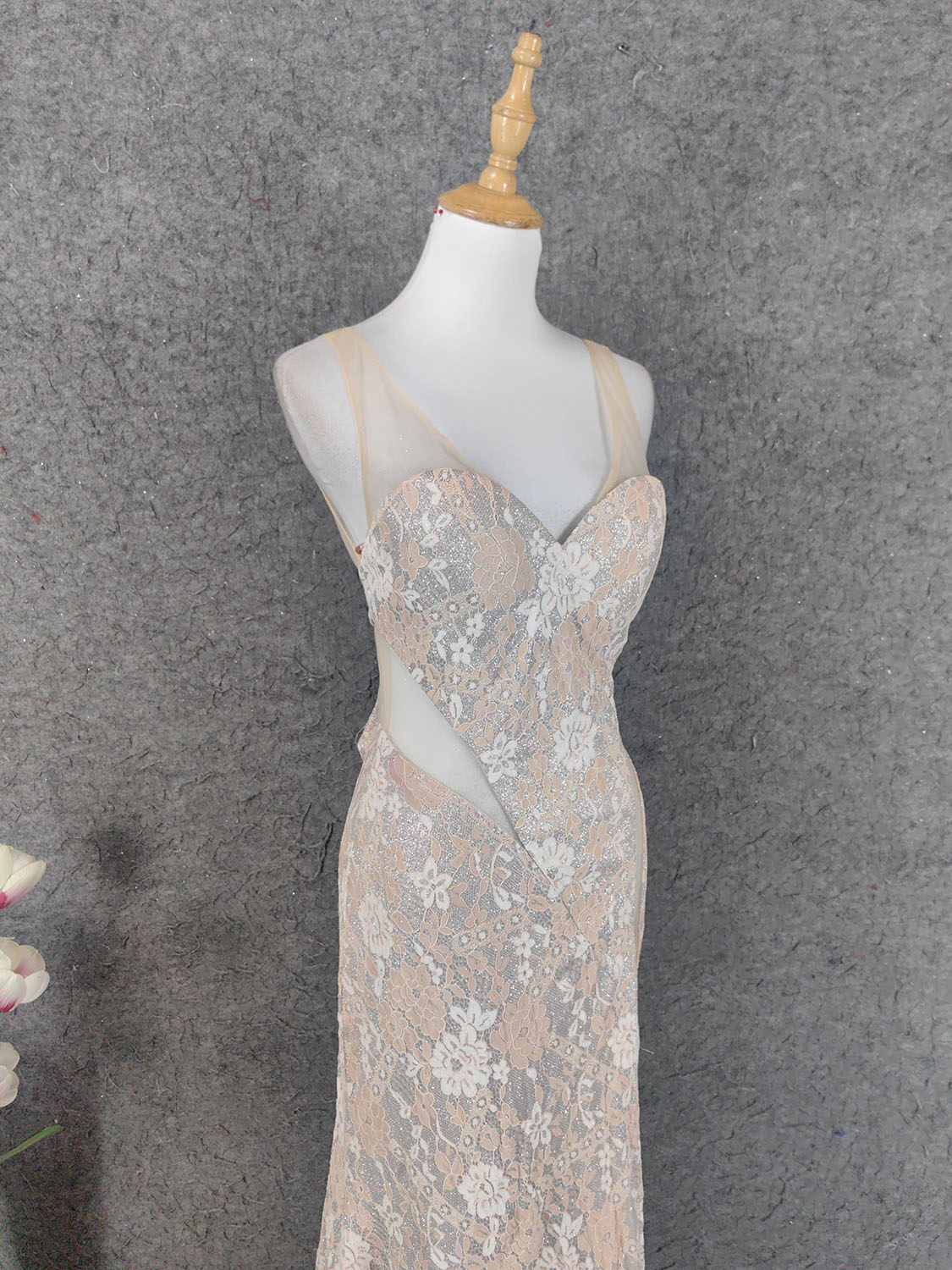 Elegantes, errötendes, rosa Spitzen-Gradienten-Spaghettiträger-V-Ausschnitt-Kleid für Abschlussball, Abendkleid P4648