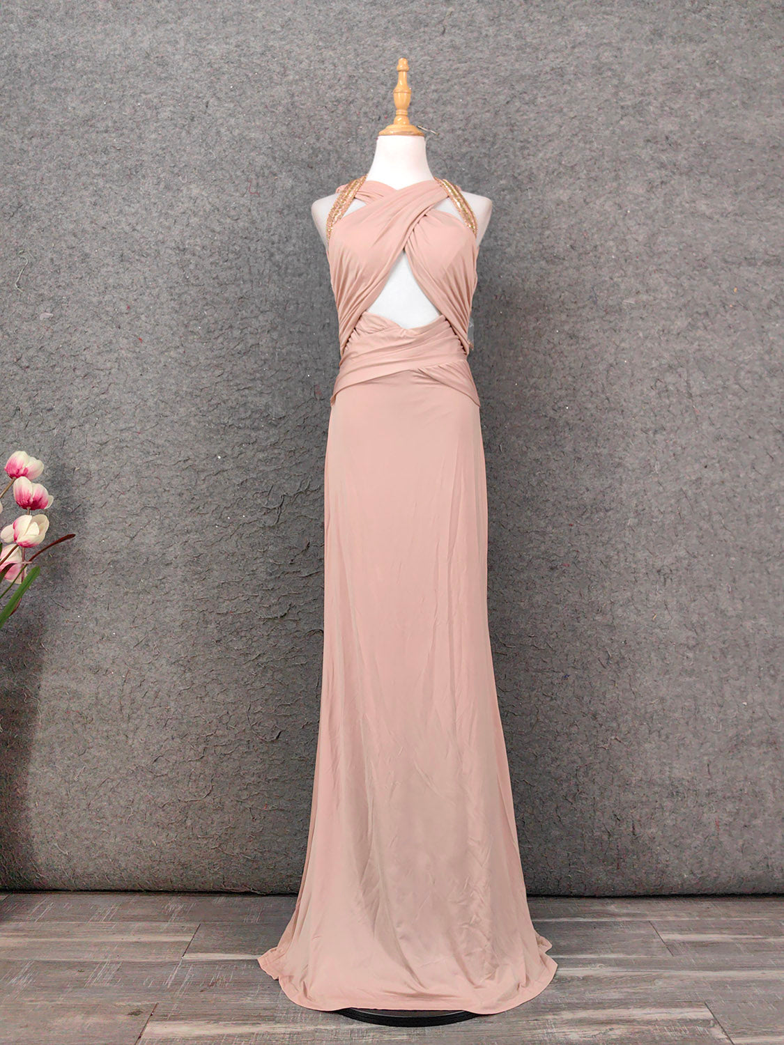 Atemberaubendes rosa, ärmelloses, perlenbesetztes Satin-Ballkleid mit Überkreuzträgern Abendkleid P4650