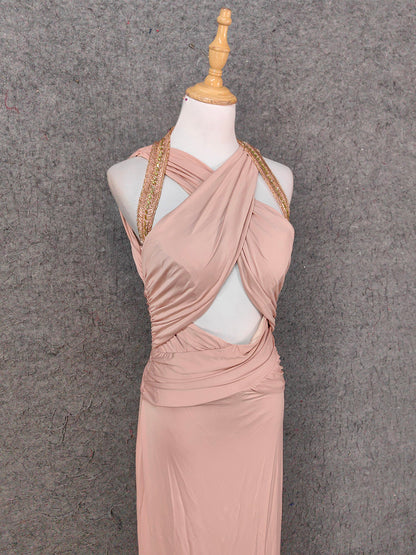 Atemberaubendes rosa, ärmelloses, perlenbesetztes Satin-Ballkleid mit Überkreuzträgern Abendkleid P4650