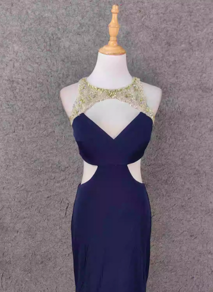 Elegantes marineblaues Meerjungfrauen-Abendkleid aus Chiffon mit Perlenstickerei und offener Rückenpartie P4651