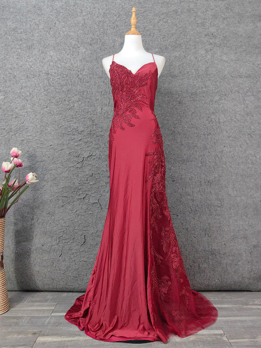 Robe de soirée longue de bal classique bordeaux sirène à fines bretelles décolleté en V brodée en satin P4652