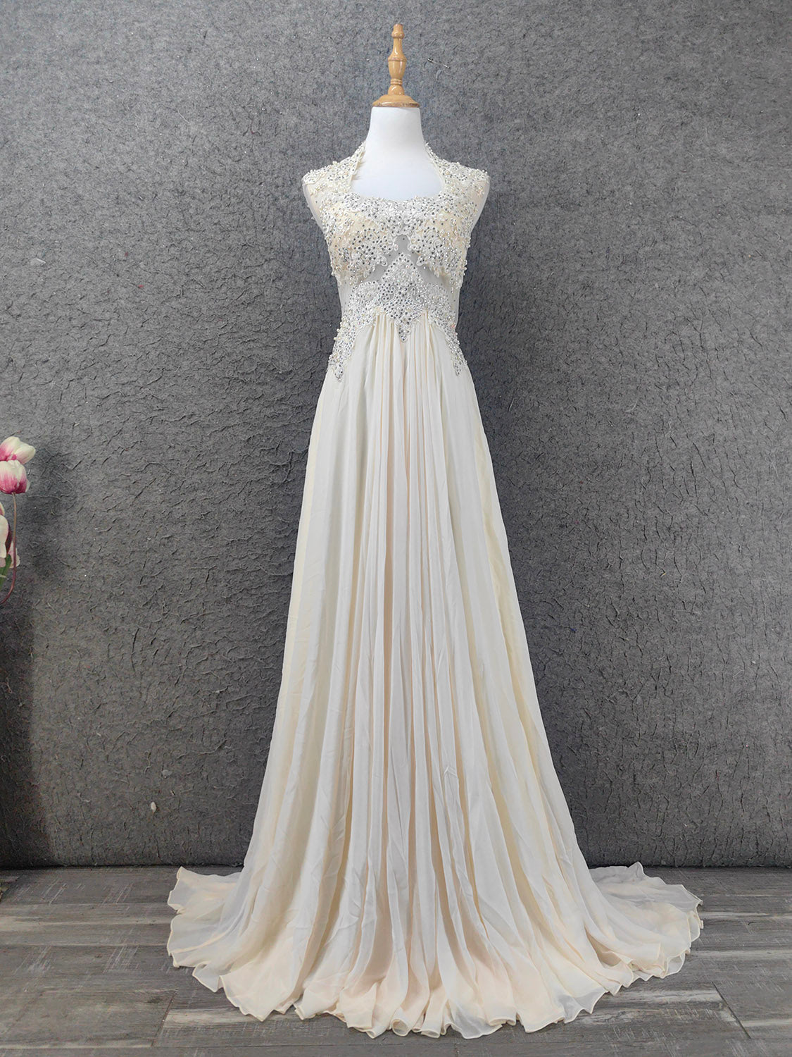 Elegantes elfenbeinfarbenes, perlenbesetztes Spitzen-Chiffon-Abendkleid mit Flügelärmeln P4657