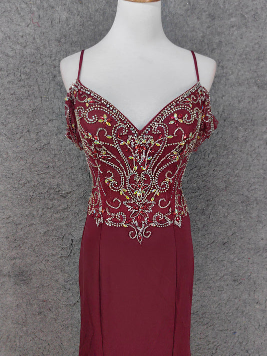 Robe de soirée longue en mousseline de soie bordeaux vintage à bretelles spaghetti et col en V orné de perles P4660