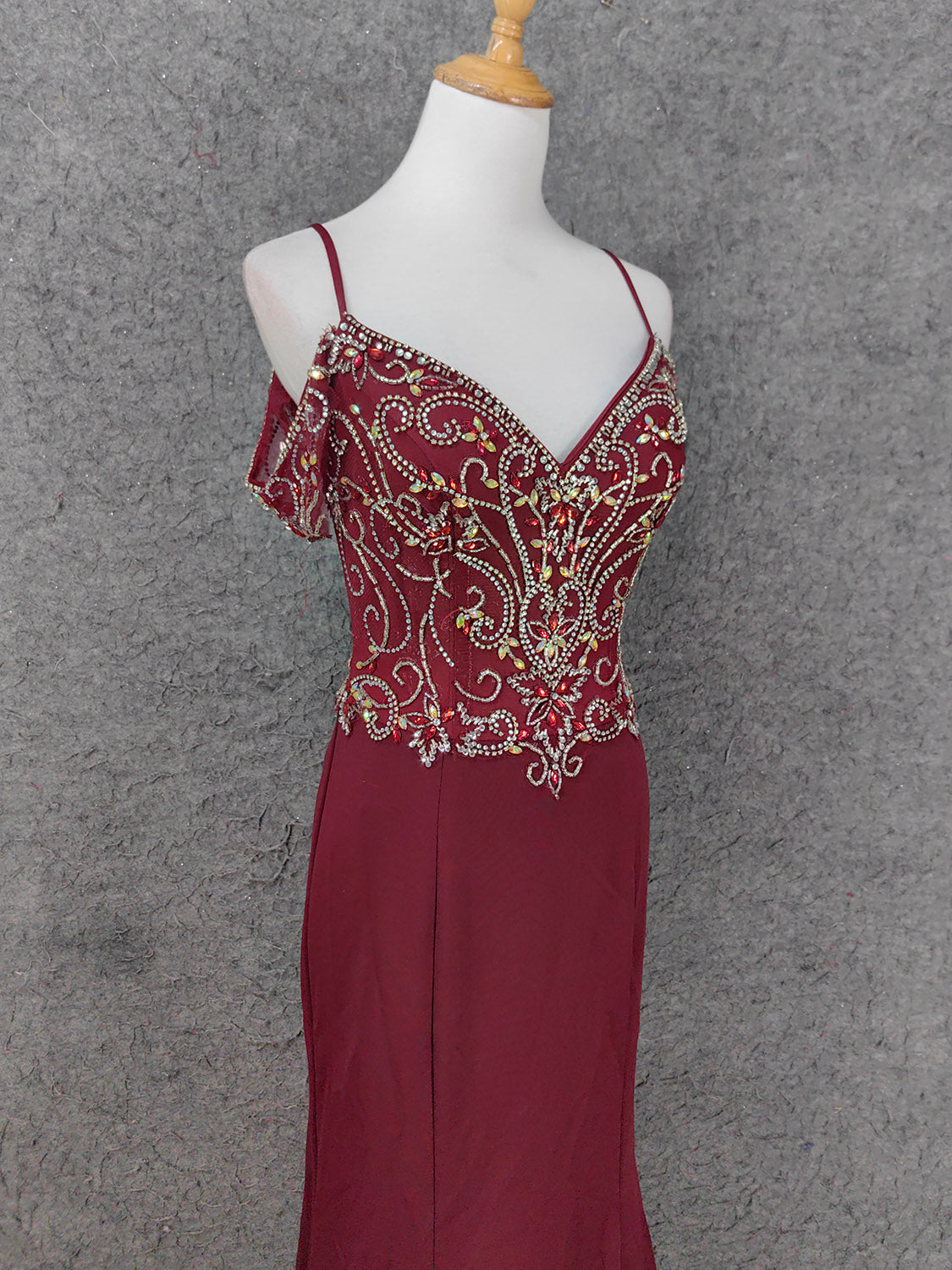 Vintage Bordeaux Spaghettiträger V-Ausschnitt Perlen Chiffon Langes Ballkleid Abendkleid P4660