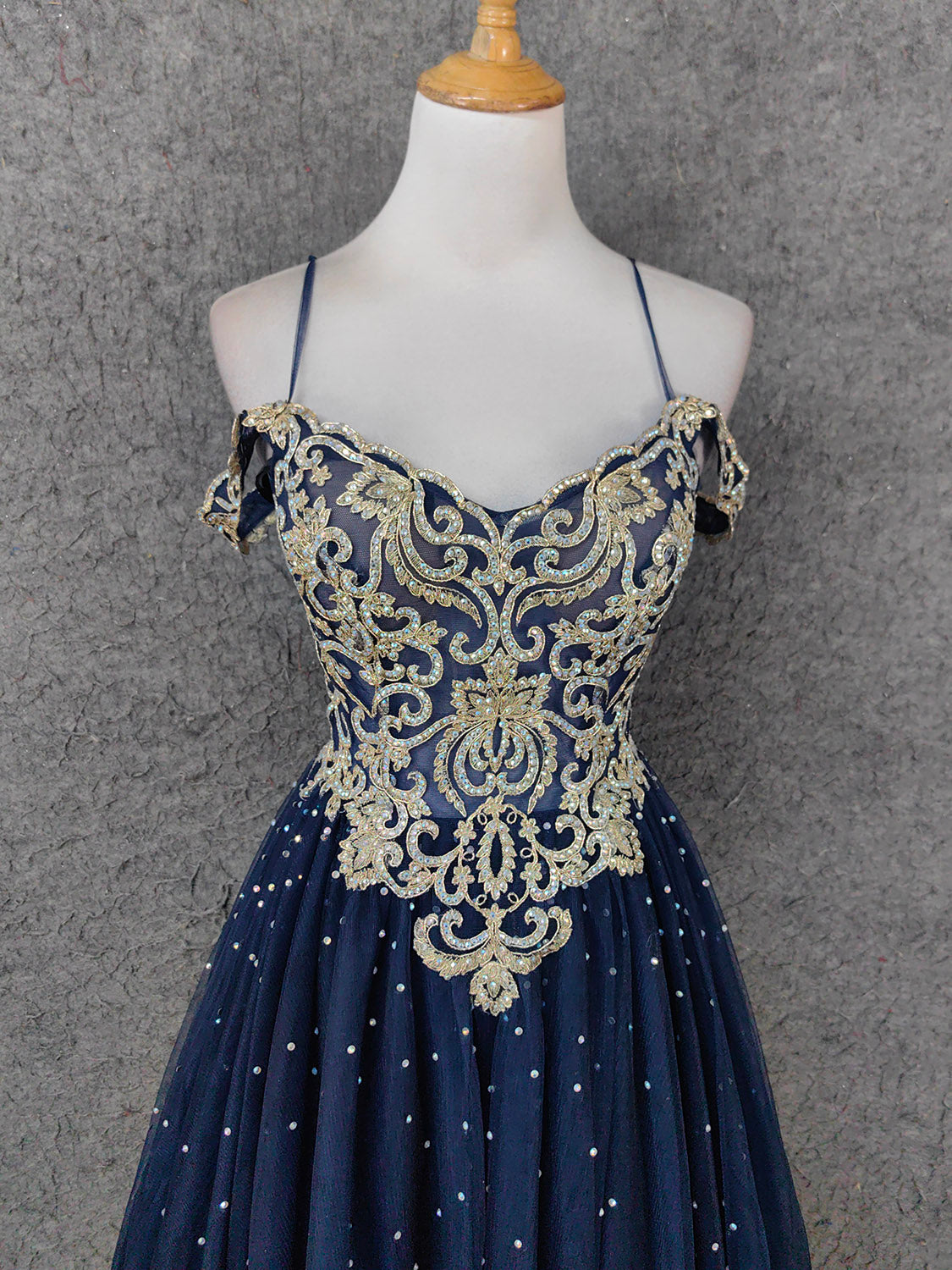 Vintage Navy Blue Off-Shoulder Gold Embroidered Rhinestone Tulle Long Prom Dress Evening Dress P4665