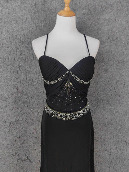 Elegantes schwarzes langes Abendkleid mit Spaghettiträgern, Pailletten, Perlen und Schlitz P4666