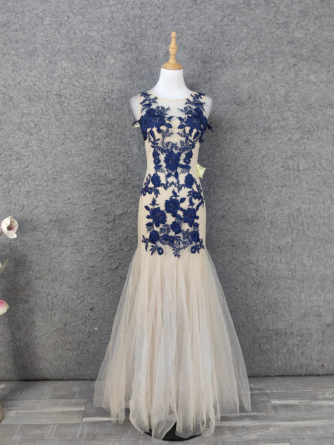 Vintage Creme Navy Meerjungfrau Rundhals Ärmellos Bestickter Tüll Langes Ballkleid Abendkleid P4668