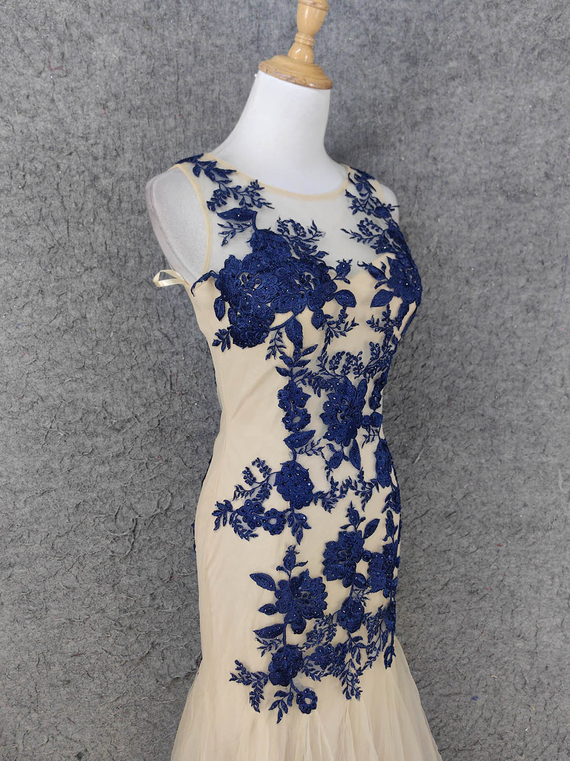Vintage Creme Navy Meerjungfrau Rundhals Ärmellos Bestickter Tüll Langes Ballkleid Abendkleid P4668
