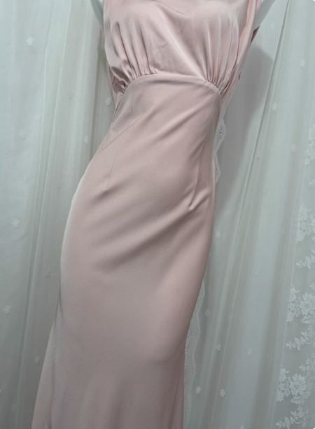 Elegantes rosa ärmelloses, langes Ballkleid aus Satin mit 3D-Blumen und Rundhalsausschnitt P4676