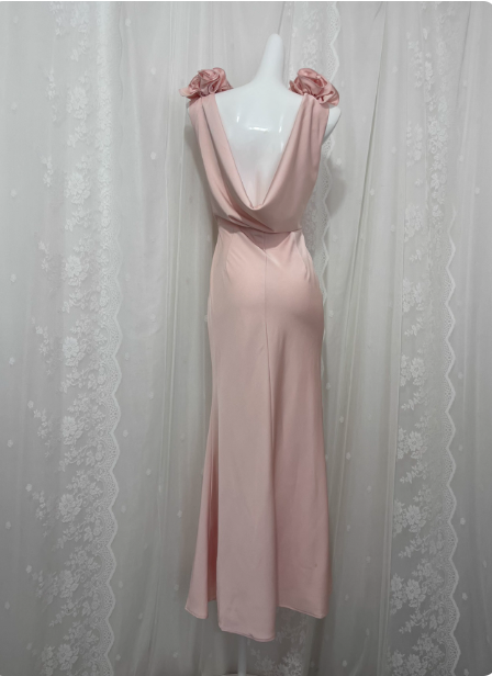 Elegantes rosa ärmelloses, langes Ballkleid aus Satin mit 3D-Blumen und Rundhalsausschnitt P4676