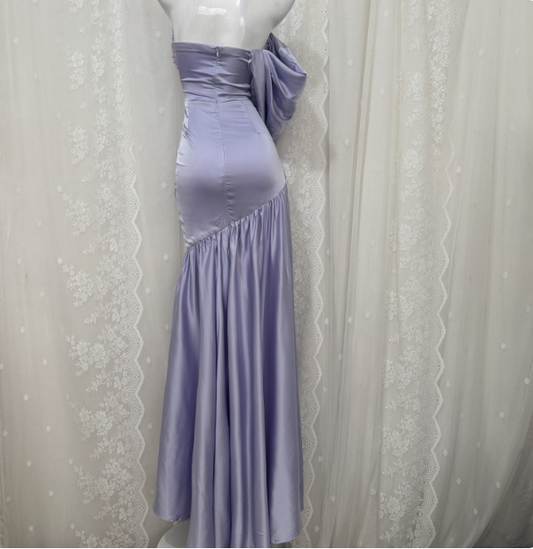 Charmante Robe de Soirée/Bal Longue en Satin Pailleté et Perlée de Couleur Lilas Clair avec Encolure en Cœur Coupe Sirène P4678