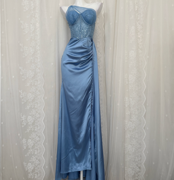 Elegantes Meerjungfrauen-Abendkleid in Blau mit Pailletten und Perlen, asymmetrischer Schulter und langem Schnitt P4679