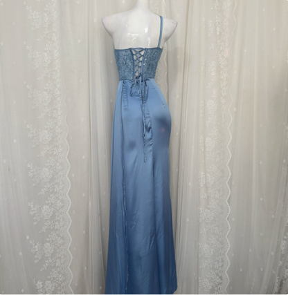 Elegantes Meerjungfrauen-Abendkleid in Blau mit Pailletten und Perlen, asymmetrischer Schulter und langem Schnitt P4679