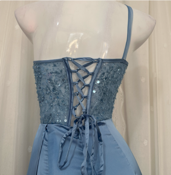 Elegantes Meerjungfrauen-Abendkleid in Blau mit Pailletten und Perlen, asymmetrischer Schulter und langem Schnitt P4679