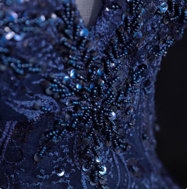 Vintage Trägerloses Marineblaues Ballkleid mit Perlenstickerei aus Tüll Abendkleid P4680