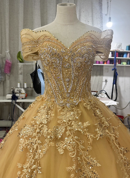 Royal Champagner Gold schulterfreies, Perlen besticktes Tüll langes Ballkleid Abendkleid P4683