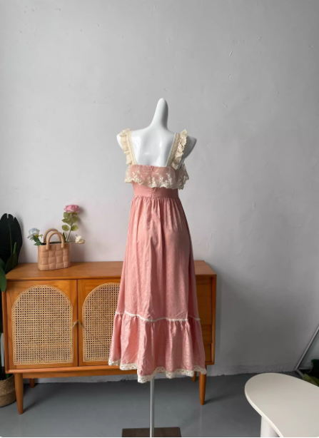 Französischer Stil Rouge Rosa Spaghettiträger Eckiger Ausschnitt Spitze Jacquard Satin Ballkleid Abendkleid P4693