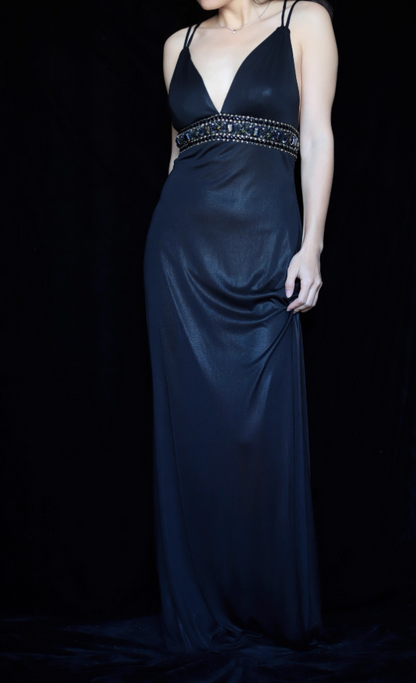 Elegantes schwarzes langes Abendkleid aus Satin mit Spaghettiträgern, V-Ausschnitt, gekreuztem Rückenausschnitt P4694