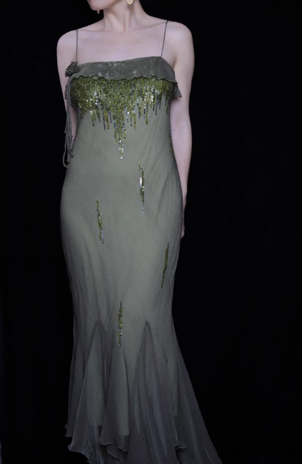 Elegantes grünes Spaghetti-Träger Meerjungfrau Rüschen Pailletten Chiffon langes Ballkleid Abendkleid P4697