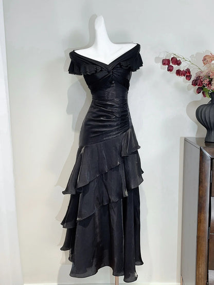 Vintage schwarzes Meerjungfrauen-Abendkleid mit einer Schulter und Rüschen aus Satin, Abschlussballkleid P4070
