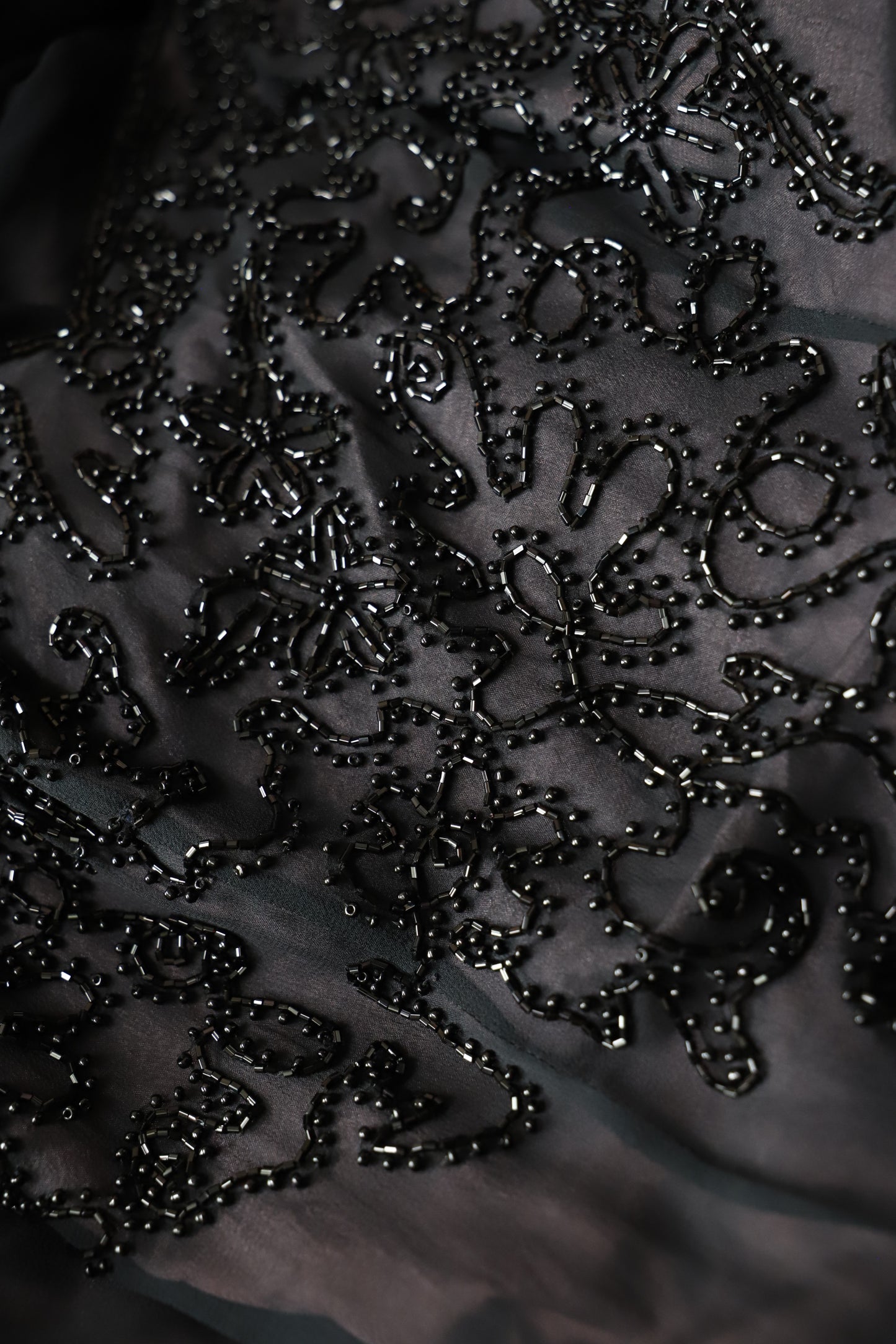 Elegantes marineblaues Spaghettiträger V-Ausschnitt Perlen Chiffon langes Ballkleid Abendkleid P4704