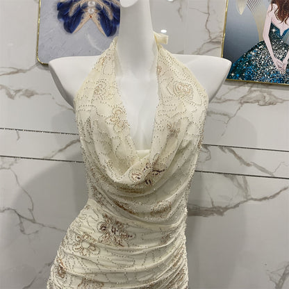 Elegantes, cremeweißes, rückenfreies Neckholder-Abendkleid mit Wasserfallausschnitt, Perlenstickerei und Tüll P4706