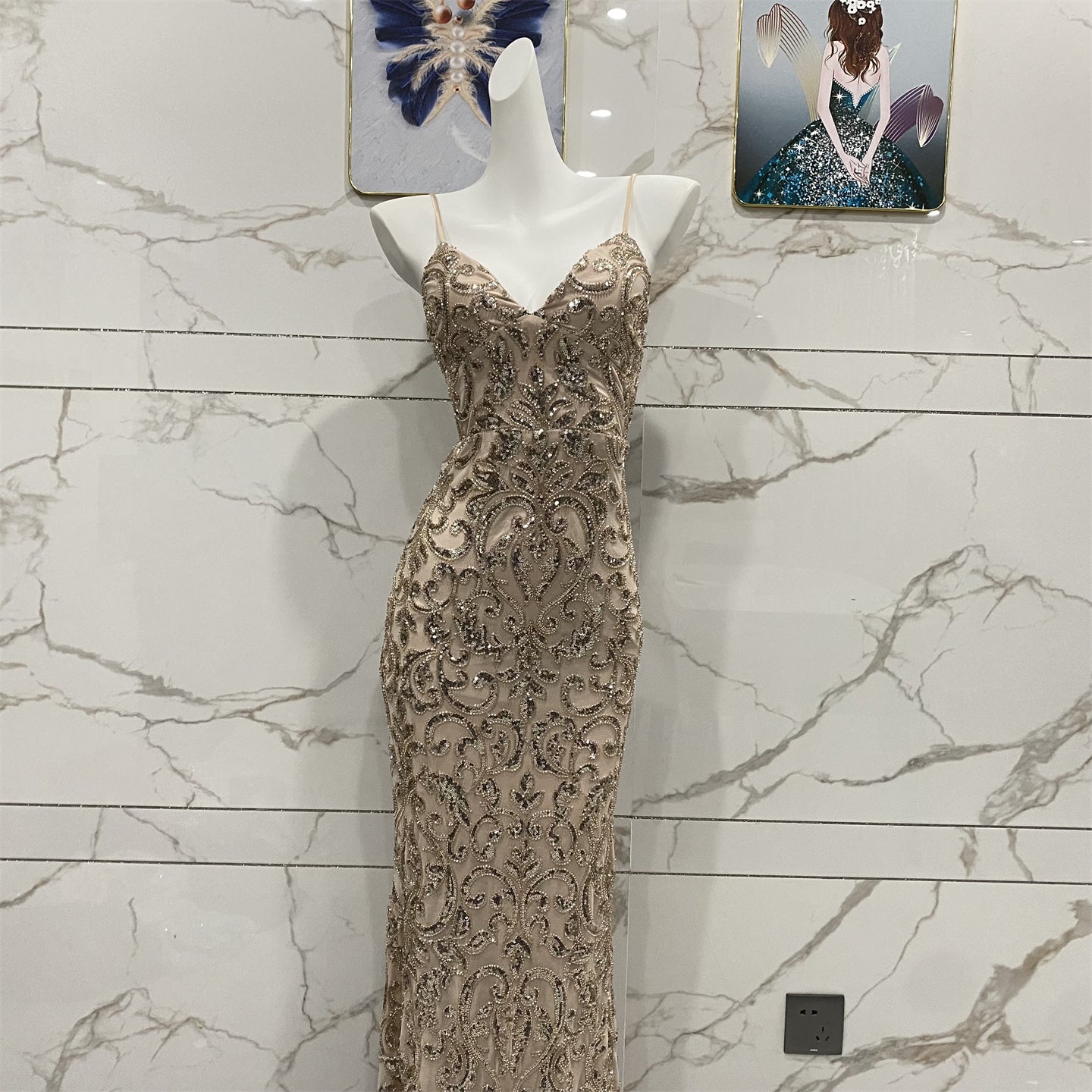 Vintage Champagner Gold Spaghettiträger V-Ausschnitt Meerjungfrau Pailletten Langes Ballkleid Abendkleid P4711