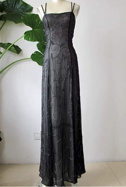 Vintage schwarzes Spaghetti-Träger-Kleid mit eckigem Ausschnitt, überkreuztem Rücken, Perlen und Chiffon, langes Ballkleid, Abendkleid P4715