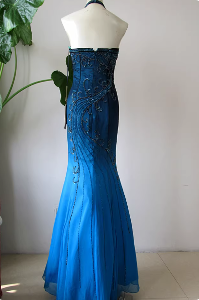 Vintage Abendkleid Meerjungfrau mit Neckholder in Blau mit Farbverlauf Perlen Chiffon Lang P4716